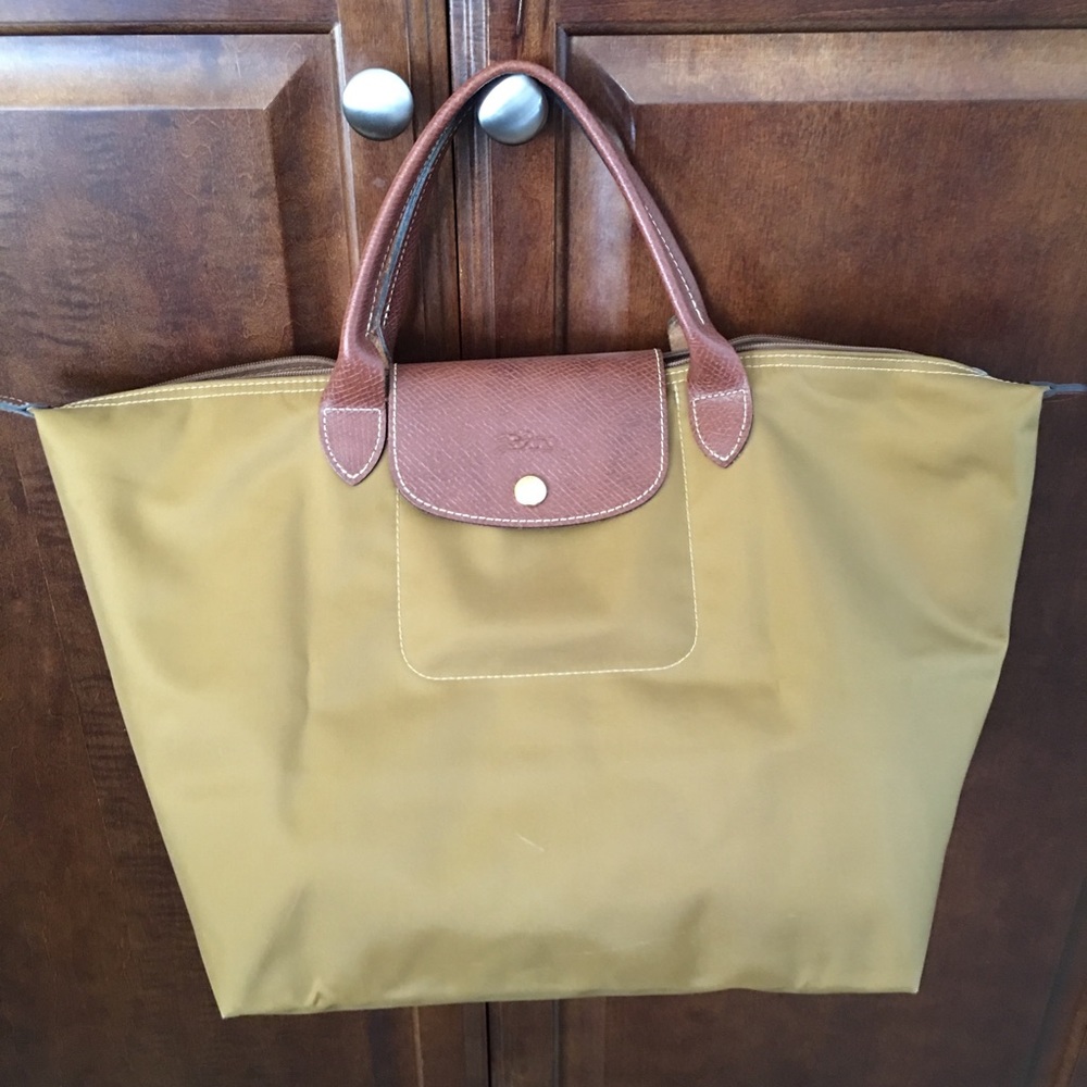 Sold!! Longchamp tote
